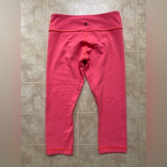 Cropped Low Rise Lululemon Leggings - Picture 1 of 7